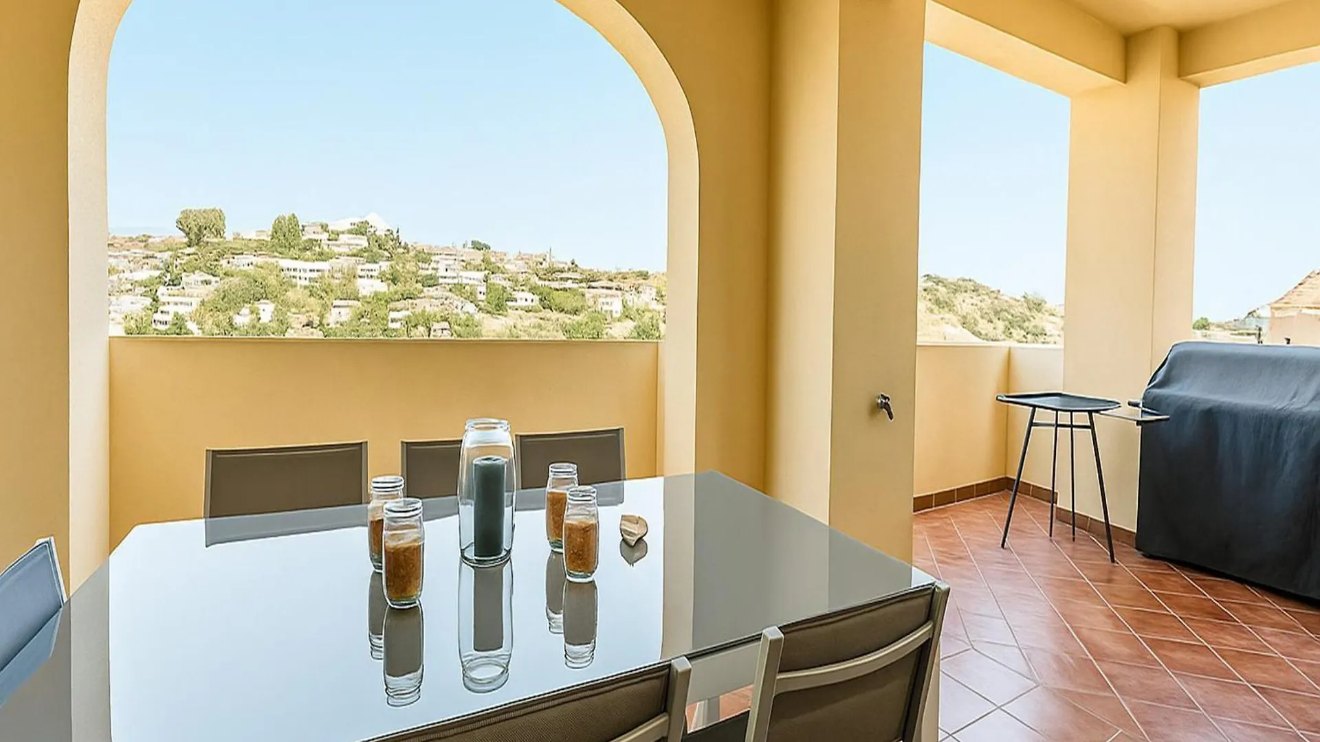 Dona Lucia Resort- Between Mountain And Sea Estepona 0*,  Spanien